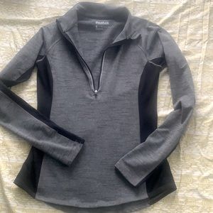 Like new ladies Reebok 1/2 zip workout top